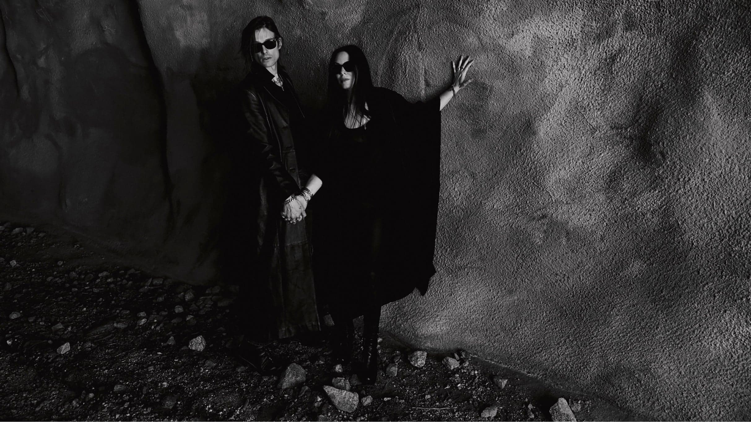 Cold Cave performing CREMATIONS
