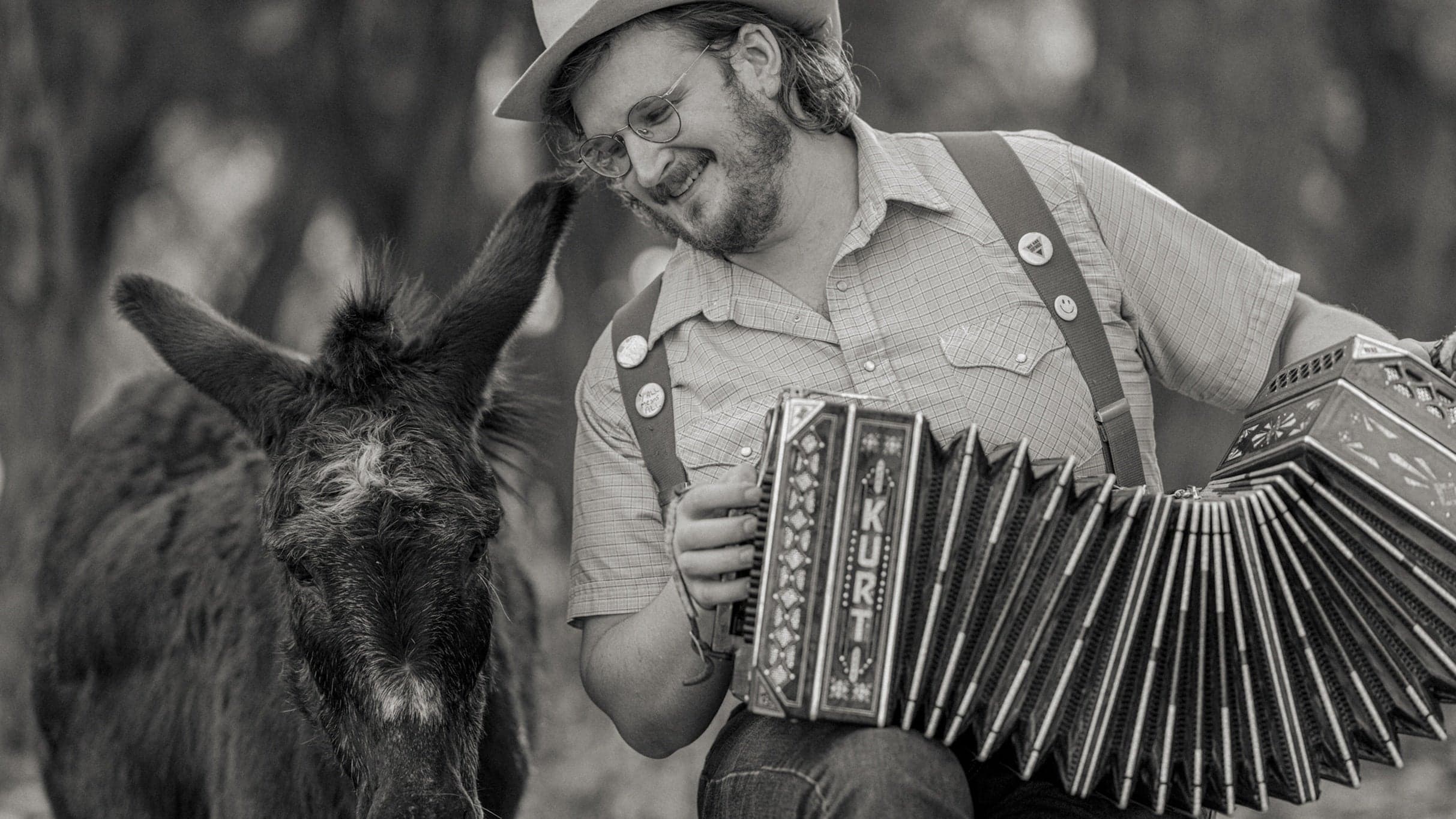 Willi Carlisle w. Futuretime String Band