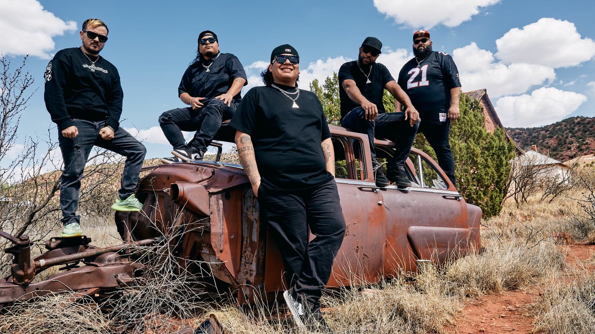 Giovannie & The Hired Guns X The Lacs