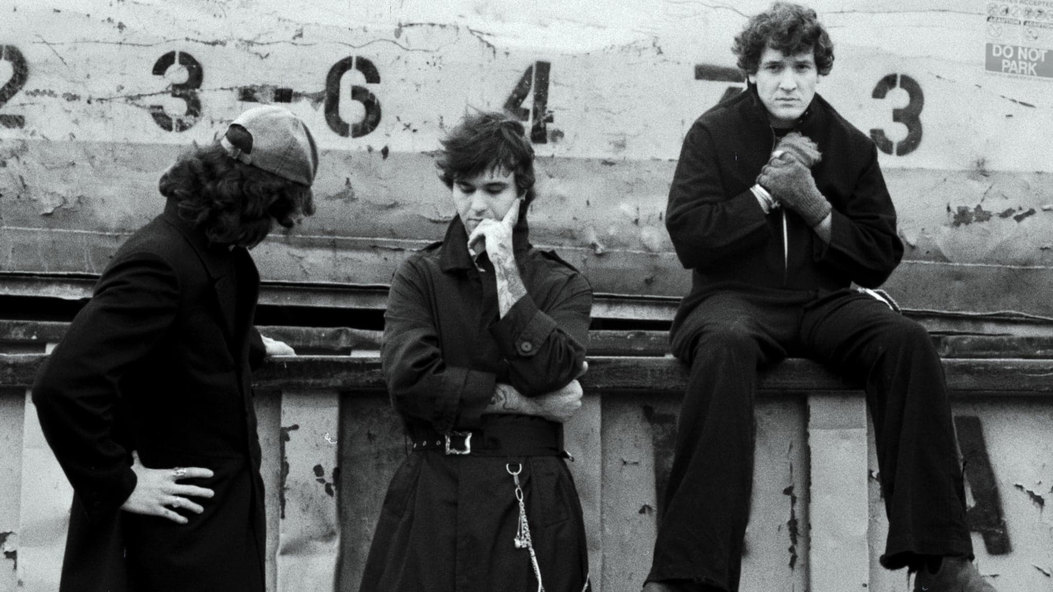 Quarters with Special Guest Charlie Burg, Telescreens