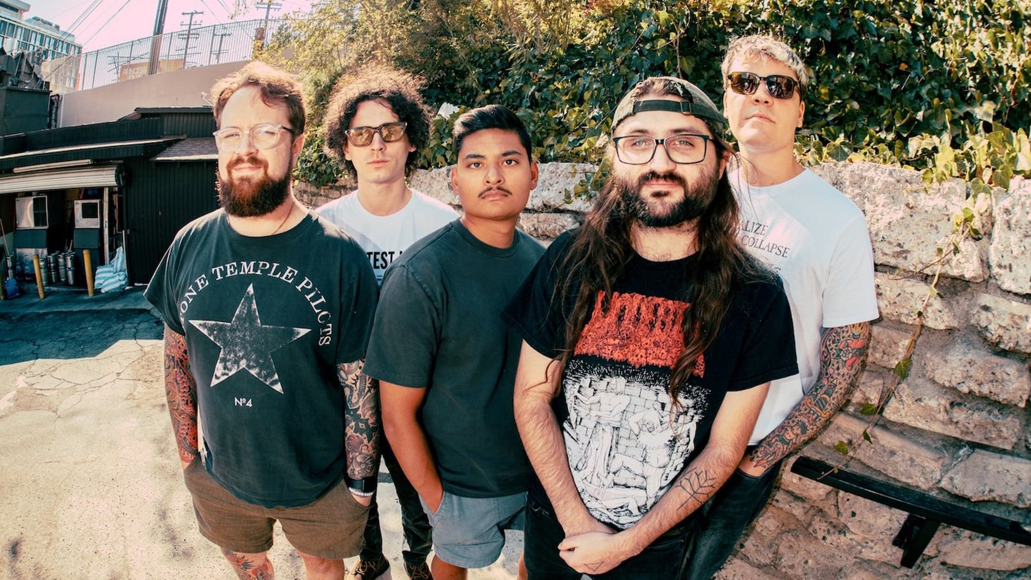 Shaky Knees Presents: Hot Mulligan W/ Kerosene Heights | 18+