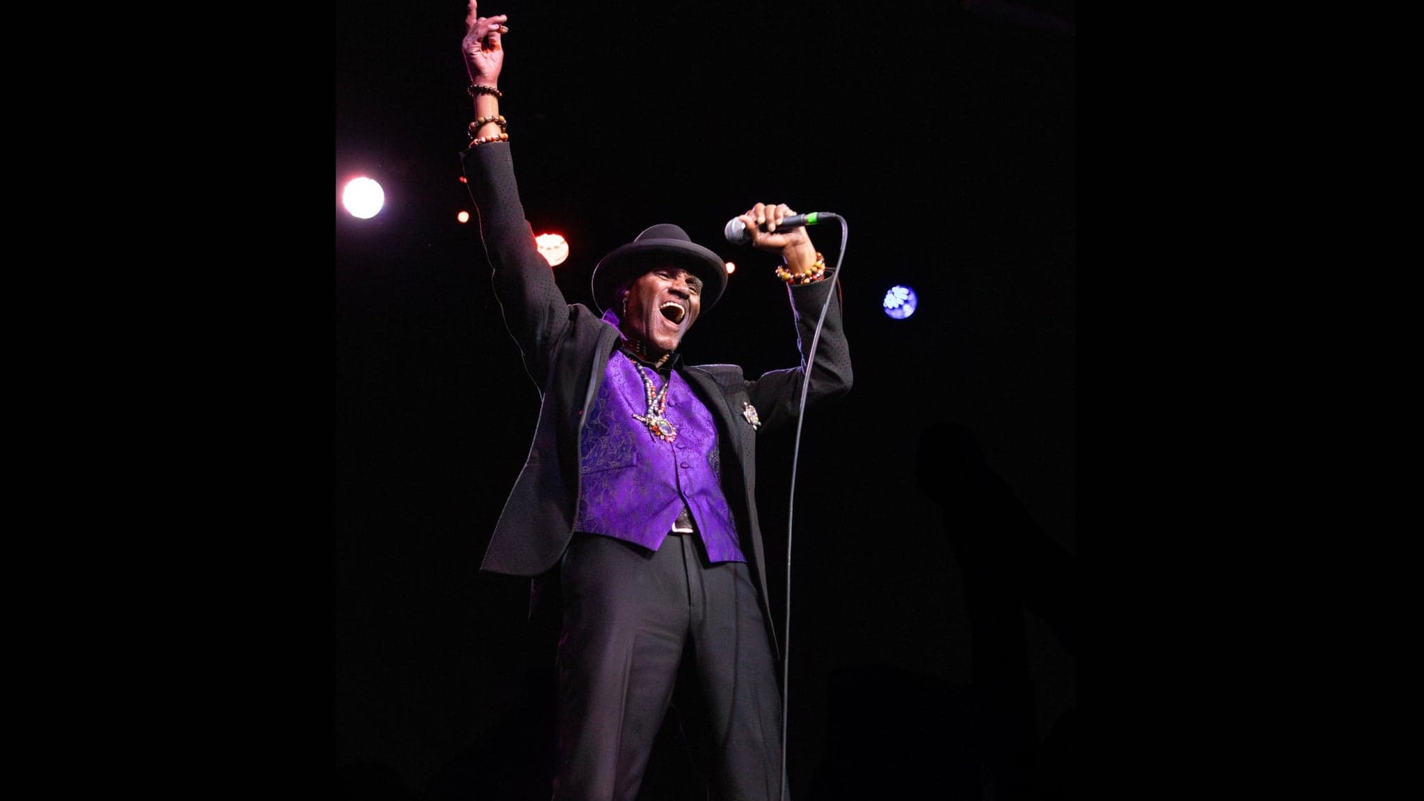 Cyril Neville Plays The Dead